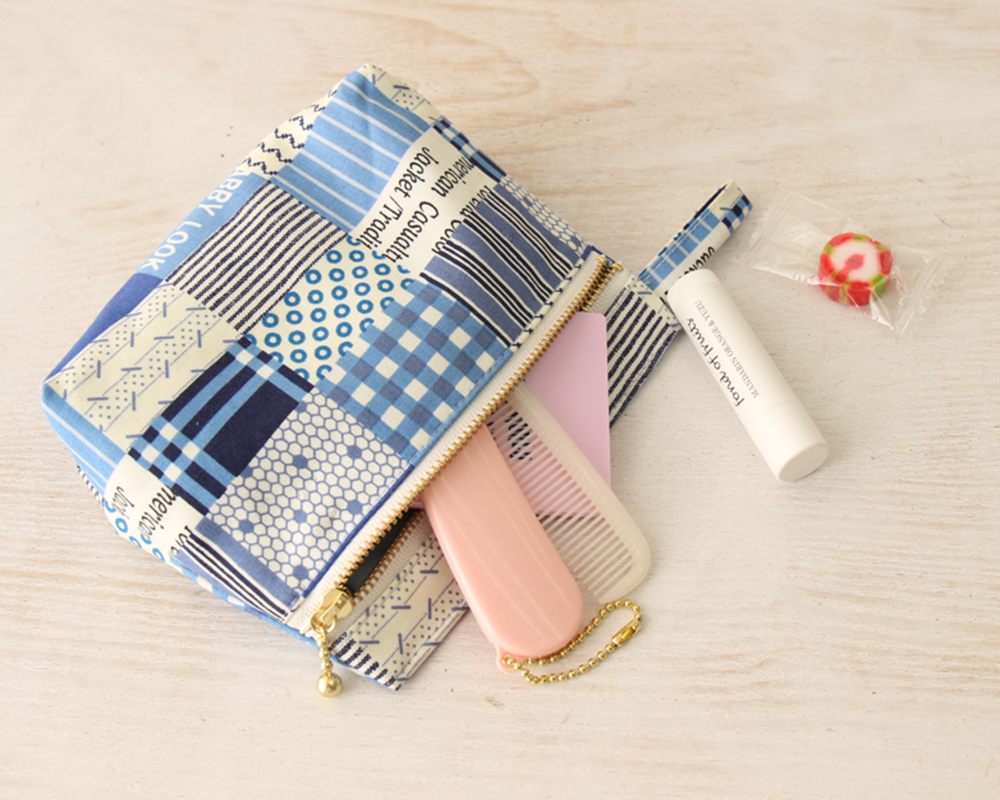 ☆パッチワーク柄の生地で作る「ファスナー付きトラペゾイド（台形