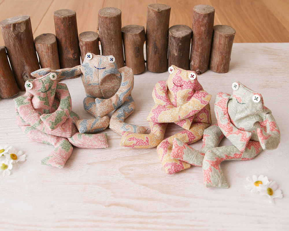 ☆Tildaで作る「KUTA KUTA カエル」キット [M便 1/6]の通販 | SWANY
