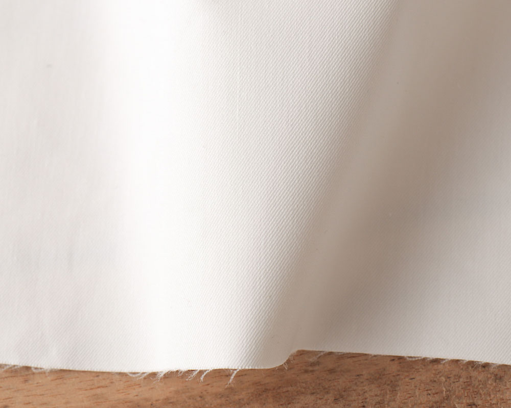 5mカット ワケあり シルキーホワイトカラーのストレッチ コットン Tina M便ng の通販 Swany Online Shop リネンや生地 の通販 鎌倉スワニー