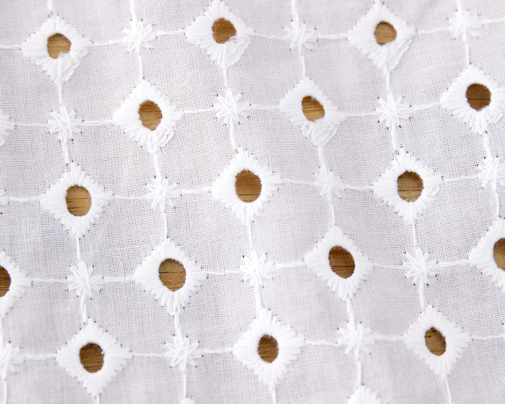 PD]インドコットンの刺繍ファブリック Ada [M便 1/3]の通販 | SWANY 