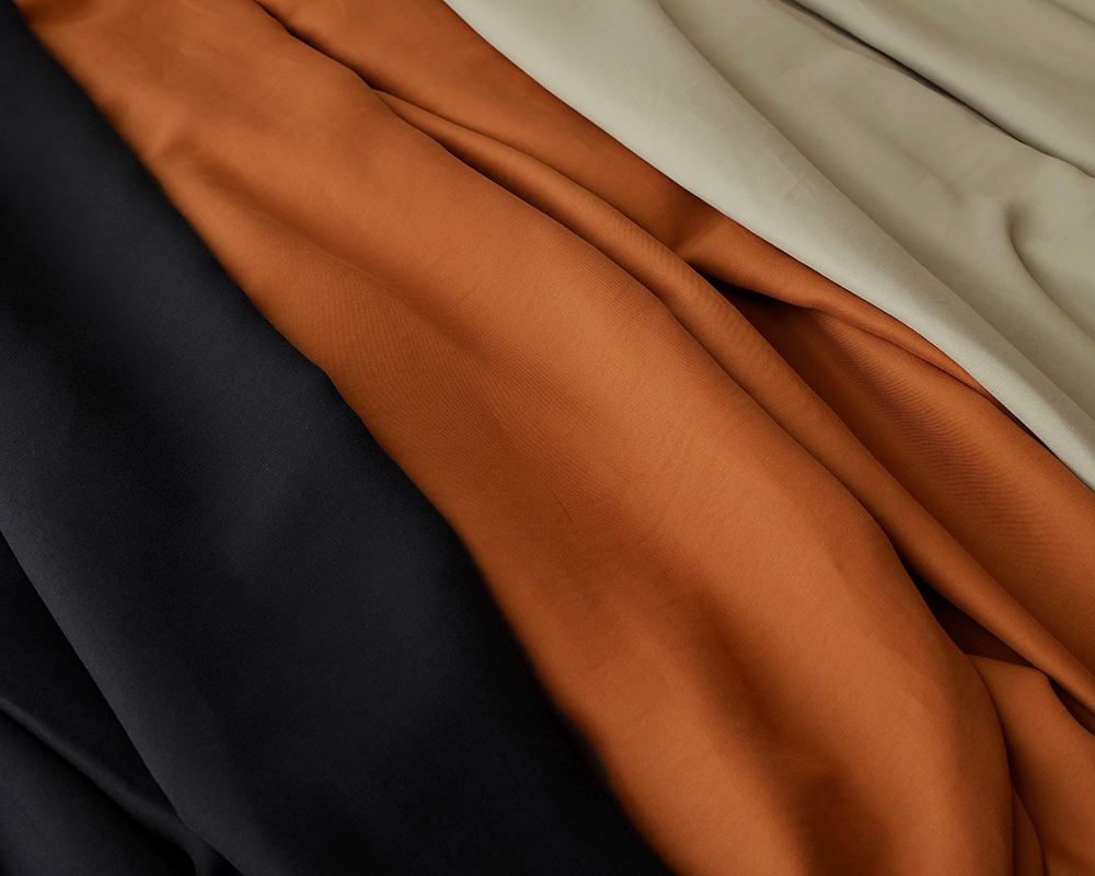ナチュラルソフト加工＞コットンandアセテートのダブルクロス Adelina