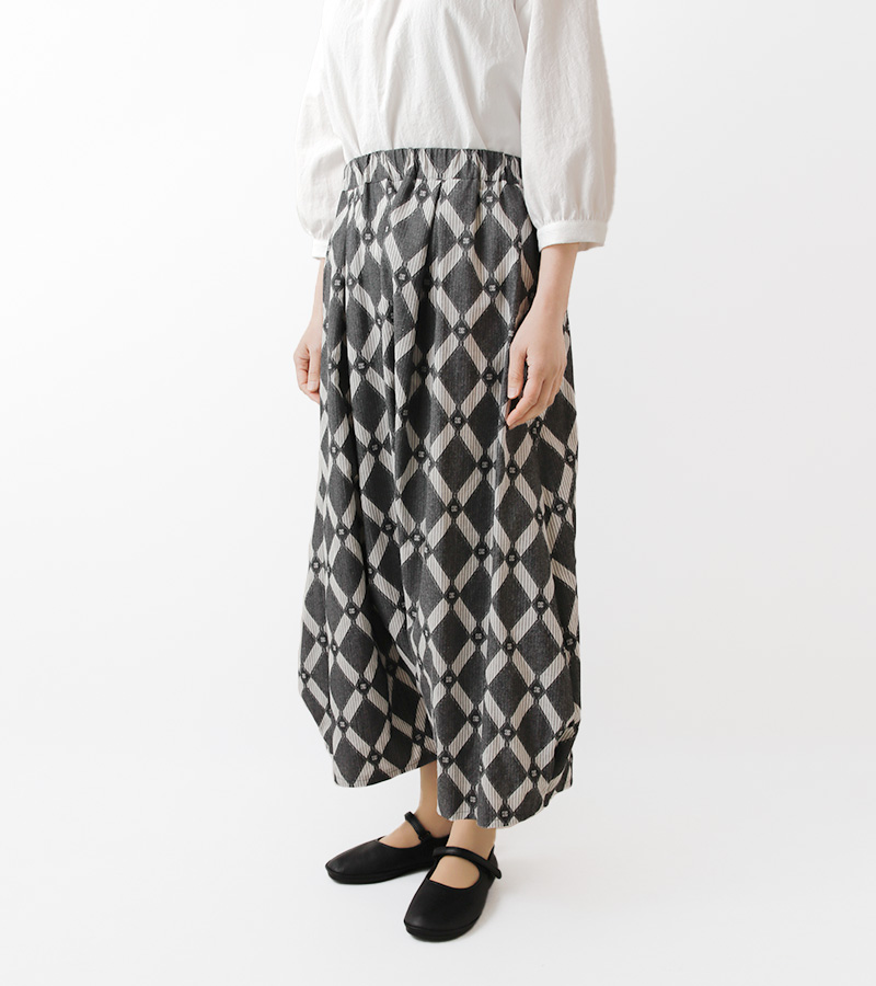 GASA*/ガサ　「見聞の広がりパンツ」綿麻　ジャガード織り　8分丈　サイズM made in 播州＞先染めコットンのカットジャガード Maryse [M便 1/4]の