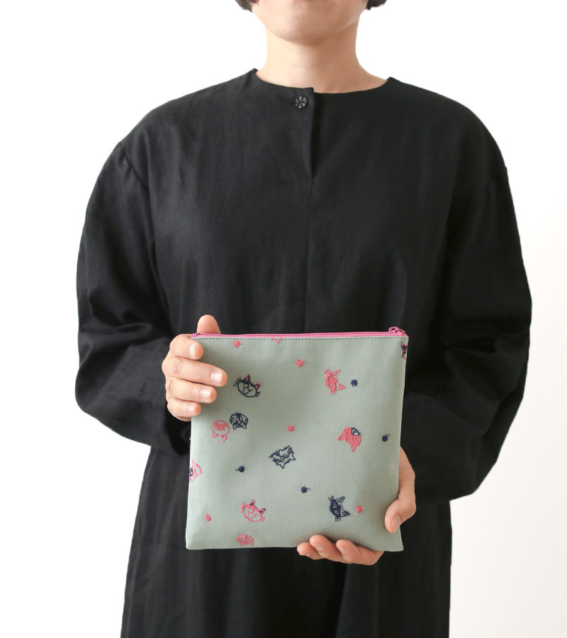 カットクロス】おもしろ猫デザインの刺繍ファブリック Sibille [M便 1